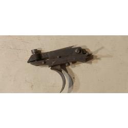 syst&egrave;me de d&eacute;tente fusil de chasse &agrave; identifier (C)