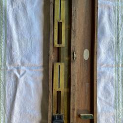 R&egrave;gle topographique alidade a pinnules repliables