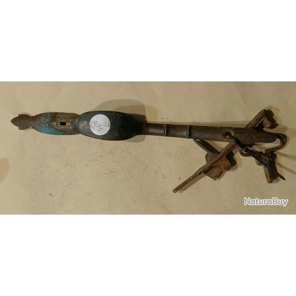 Pontet + bloc d�tente + battant de crosse fusil 18eme � identifier (C)