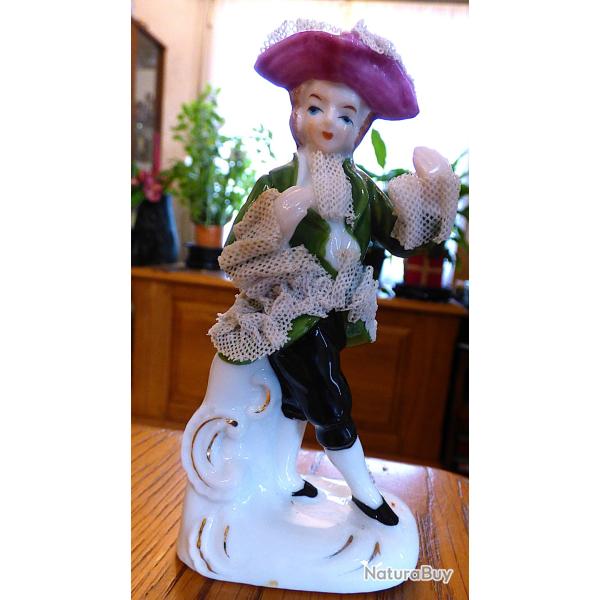 JOLIE ET ANCIENNE FIGURINE EN FA�ENCE POUR COLLECTION OBJETS DIVERS - A PLACER SOUS VITRINE OU AUTRE