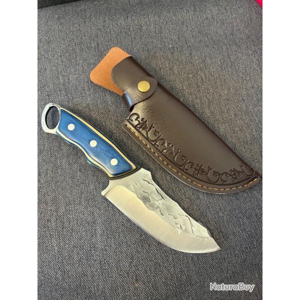 Couteau bleu neuf avec �tui haut de gamme