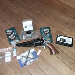 Revolver 1858 sh&eacute;rif uberti avec barillet suppl&eacute;mentaire & accessoires