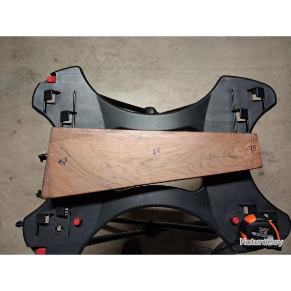 �bauche de noyer Fran�ais