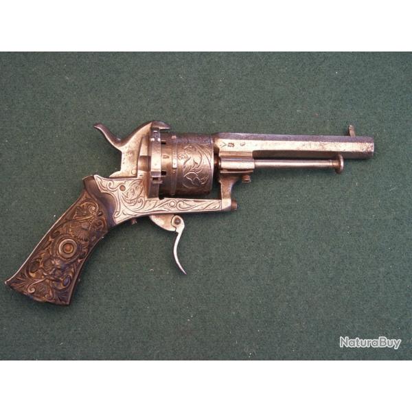 Revolver Belge � broche en superbe �tat. (A575)