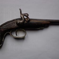 Pistolet &agrave; piston monture argent ??