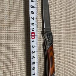 Couteau magnifique au sanglier