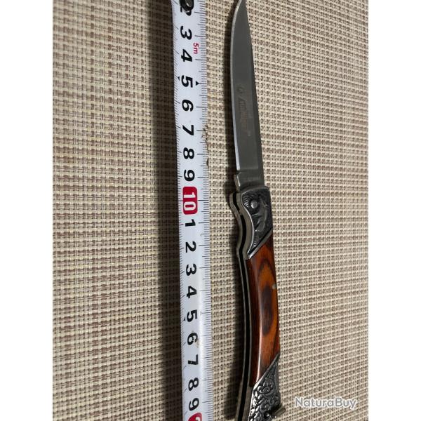 Couteau magnifique au sanglier