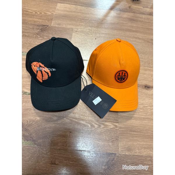 LOT DEUX CASQUETTES BERETTA