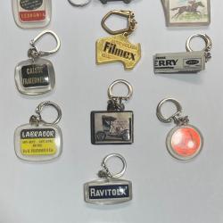 Lot d'anciens porte-cl&eacute;s