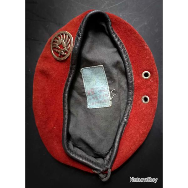 B�ret rouge Parachutiste fran�ais avec insigne sans marque, �poque Guerre du Golfe, para militaria