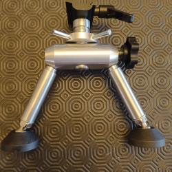 Bipied r&egrave;glable