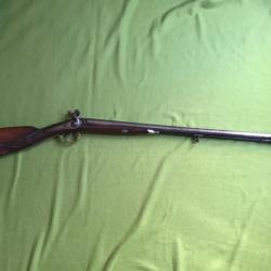 BEAU FUSIL JUXTAPOS&Eacute; &Agrave; PISTON cal 16 CROSSE SCULPT&Eacute; CERVID&Eacute;