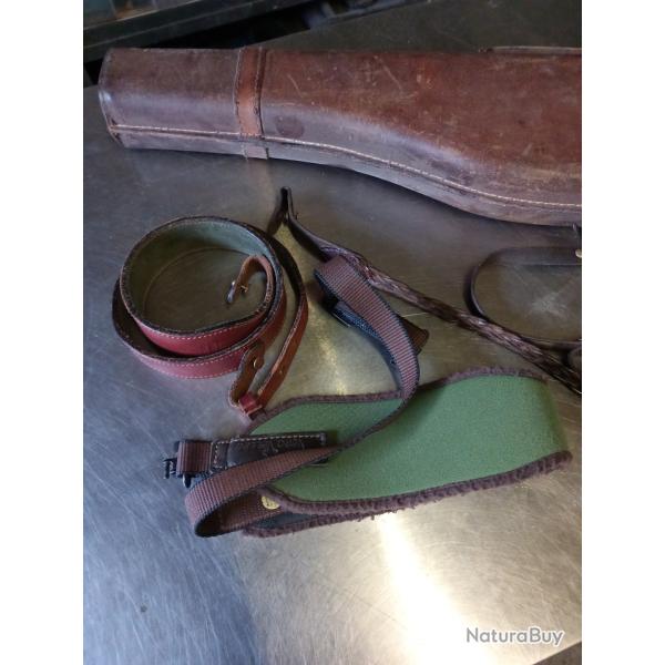 Lot de bretelles et etuis pour fusil et carabine