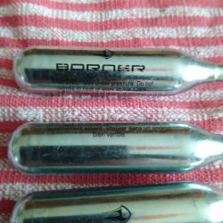 32  SPARCLETTES   12 GRAMMES CO2 PRUIT  FRANCAIS DE DEFENSE  LOISIRS AIRSOFT