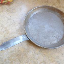 po&euml;le Canada ww1 ww2  pas de date mais Broad harrow gamelle Canadien quebec