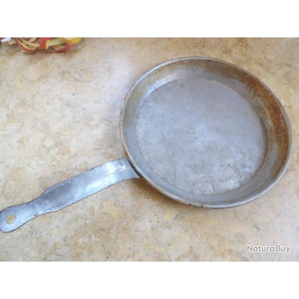 po�le Canada ww1 ww2  pas de date mais Broad harrow gamelle Canadien quebec