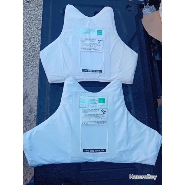 Ench�re lot de 2 plaques balistiques 3a contre les armes de poings et les lames 47x30 cm et 44x34 cm