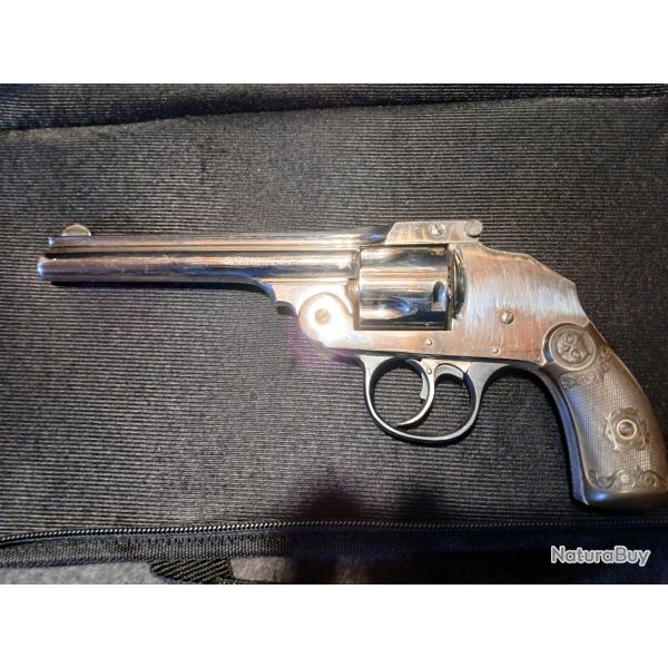 IVER JOHNSON 5 POUCES DOUBLE ACTION.