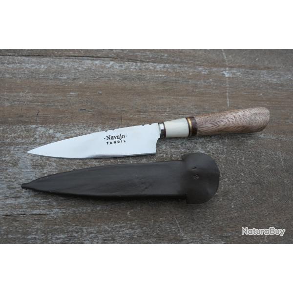 Couteau de Gaucho argentin "NAVAJO"-Tandil. Neuf. Avec son magnifique �tui cuir.