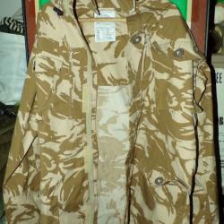 PARKA DE COMBAT  DE L'ARMEE ANGLAISE , TAILLE LARGE SOIT 180/112 OU XL ,COULEUR DESERT CAMOUFLAGE ,