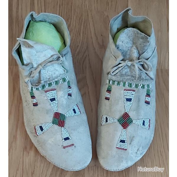 MOCASSINS ARAPAHOE INDIENS DES PLAINES / �poque 1860 -1880