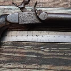 Pistolet de voyage &agrave; percussion