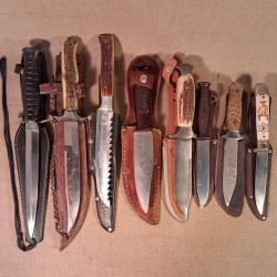 Lot de 8 anciens couteaux de scouts