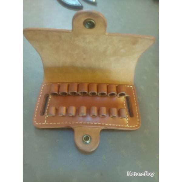 �tui � Balles en cuir naturel �pais cousus � la main au point sellier commander a un artisan du cuir