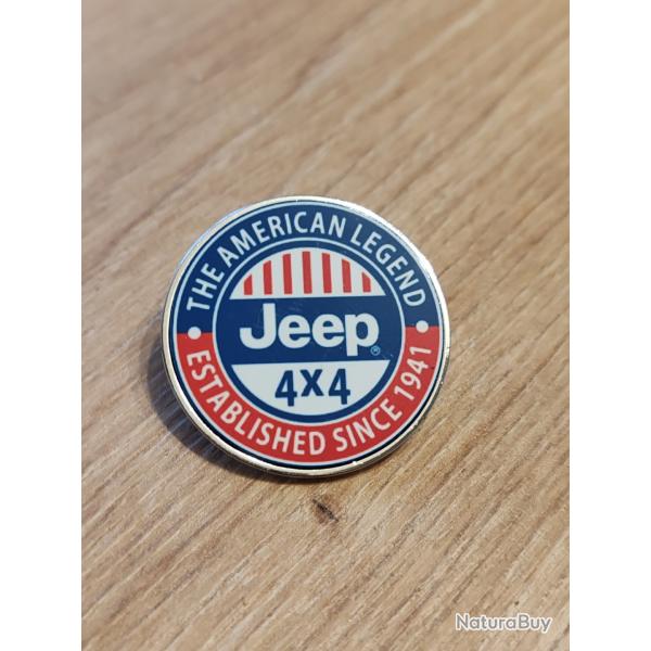 INSIGNE M�TAL JEEP  "AMERICAN LEGEND"