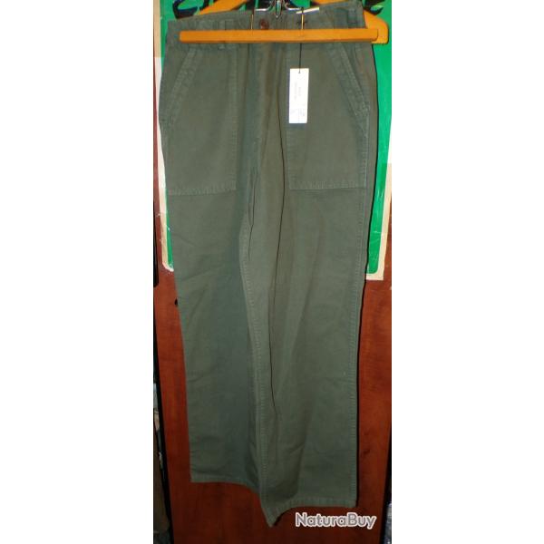 PANTALON KAKI DE TYPE DE L'ARMEE AMERICAINE ,TAILLE 40 OU M, 100 % COTON , MARQUE KOLLOK  VENDU EN