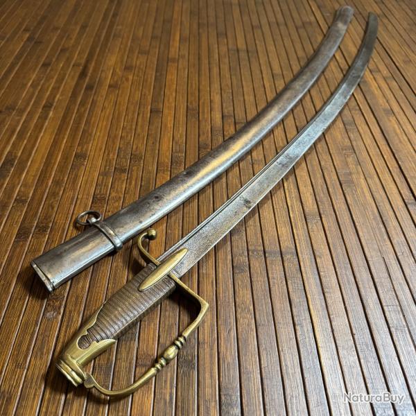 SABRE D'OFFICIER DE CAVALERIE L�G�RE AVEC FOURREAU VERS 1800