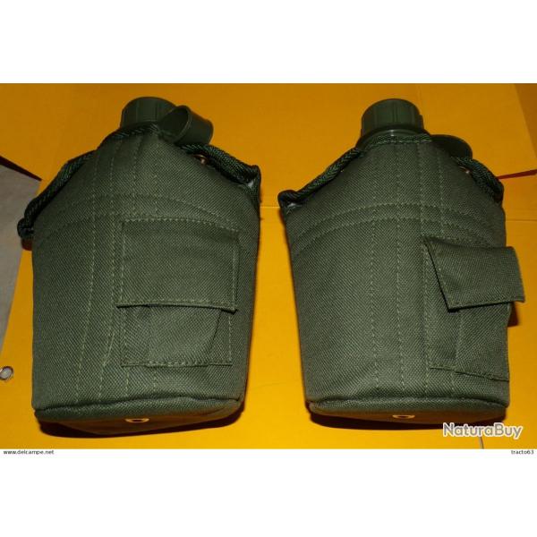 LOT DE 2 GOURDES MILITAIRES EN PLASTIQUE ET SON�ETUI KAKI DE TYPE U.S , LES GOURDES SONT NEUVES FABR
