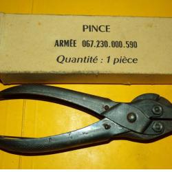 PINCE DU MATERIEL DE L'ARMEE FRANCAISE , DANS SA BOITE D'ORIGINE ,BON ETAT VOIR PHOTOS . POUR TOUT