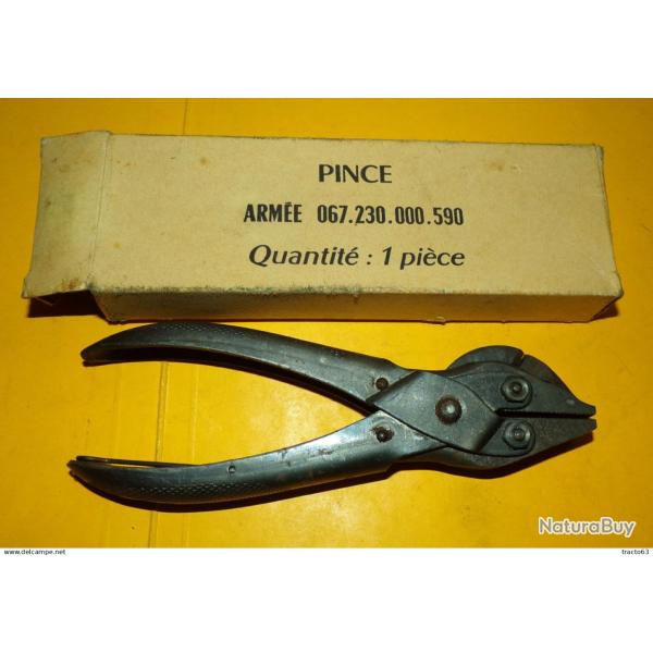 PINCE DU MATERIEL DE L'ARMEE FRANCAISE , DANS SA BOITE D'ORIGINE ,BON ETAT VOIR PHOTOS . POUR TOUT