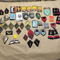 Lot insignes tissus militaria France , usa