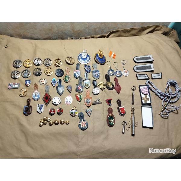 Lots insignes, pucelles m�daille fourrag�re,pointe d'�paule France Allemagne