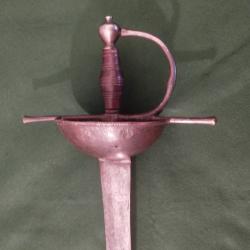 Ep&eacute;e Rapi&eacute;re Ib&eacute;rique   de "Taza"   ou de " Copo",  de Cavalerie,    du XVII si&eacute;cle