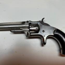 Smith et Wesson calibre 22 short 7 coups nickel&eacute;