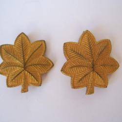n&deg;1 . paire d'Insigne  de col  major  US  USA original  ww2