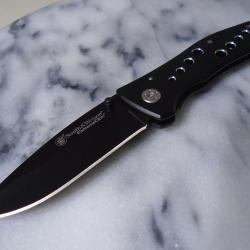 Couteau Smith&Wesson ExtremeOps Lame Drop Point Inox Finition Noire Manche Aluminium Linerlock Clip