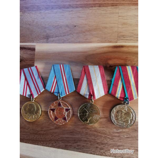 Lot de 4 m�dailles comm�moratives authentiques URSS Russie