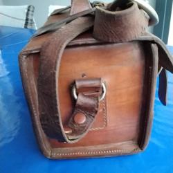 Sacoche vintage anglaise ann&eacute;es 70,tout cuir excellent etat