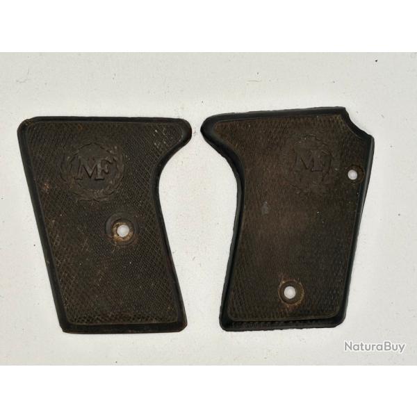 PAIRE DE PLAQUETTES DE PISTOLET LE FRANCAIS MANUFRANCE CALIBRE 6.35 BROWNING- 1er TYTPE