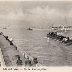 CPA - Marine de Guerre -LE HAVRE - Sortie d'un torpilleur -N&deg;6058