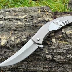 Couteau &agrave; Ouverture Assist&eacute;e "Punisher" gris - &Eacute;l&eacute;gance et Tactique ench&egrave;re