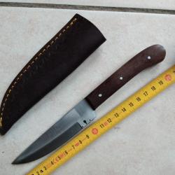 Beau couteau droit de 22cm lame &eacute;paisseur 3,3mm de longueur 11.5cm avec etui cuir gras marron