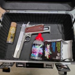 PISTOLET SWISS ARMS 1911 BLOW-BACK 4.5 MM &agrave; plomb avec lot munitions et lubricant