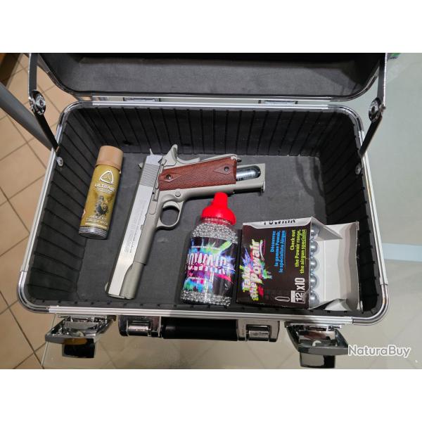 PISTOLET SWISS ARMS 1911 BLOW-BACK 4.5 MM � plomb avec lot munitions et lubricant