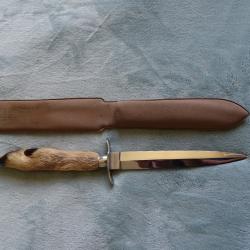 Dague coupe papier manche patte de cervid&eacute;