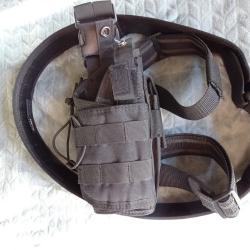 Holster de cuisse avec son ceinturon tactique